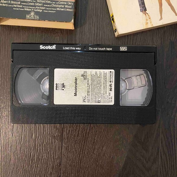 vintage Ian Fleming James Bond Moonraker VHS + paperback bundle - Picture 5 of 10